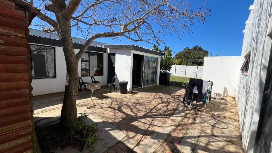 2 Bedroom Property for Sale in Paradise Beach Eastern Cape
